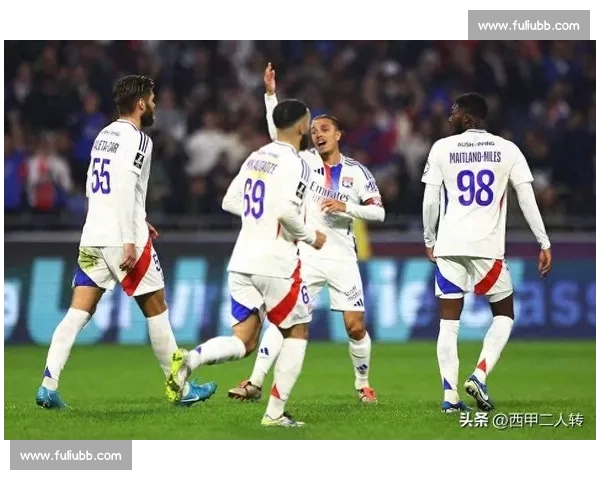 英超三巨头竞逐里昂天才边锋福法纳，转会费或破 5000 万欧